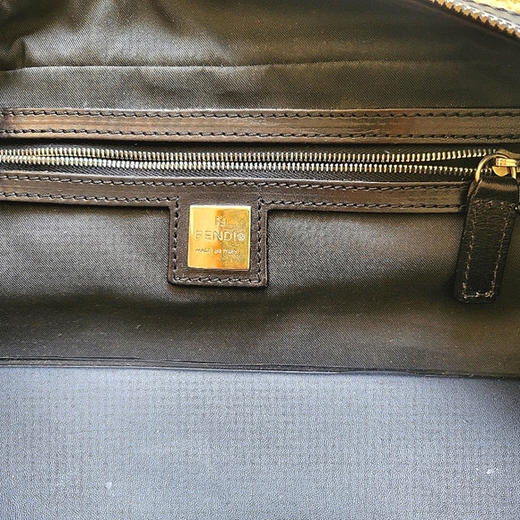 Fendi Classic Bagutte Bag logo black zipper purse Y2K - Picture 7 of 9